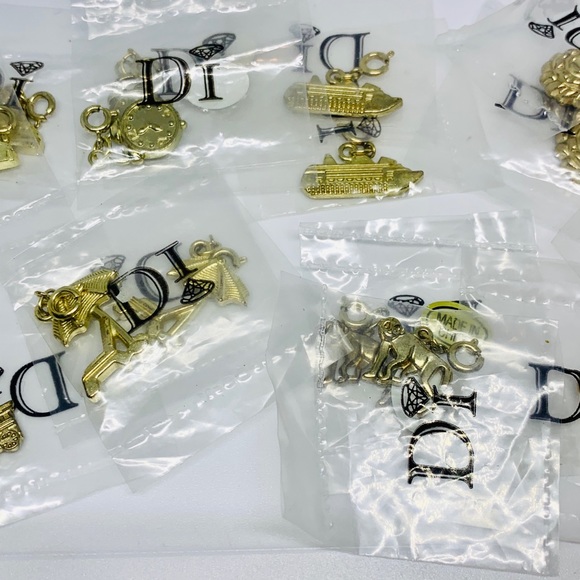 Diamonds Int. Travel theme charms 17 charm lot - Picture 3 of 4